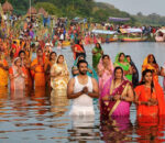 सुर्य भगवानको पूजा गरि छठ पर्व मनाइदै