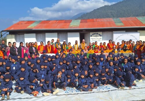 रामेछापको सेतीदेवी स्कूलमा न्यानो कपडा वितरण कार्य सम्पन्न