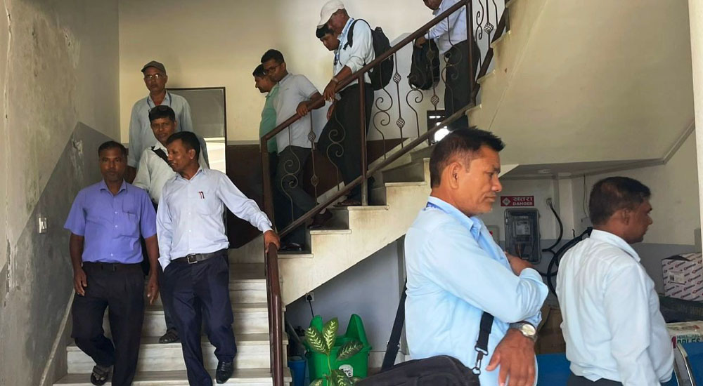 तराईमा ३१ प्रअहरुको सामुयिक राजिनामा