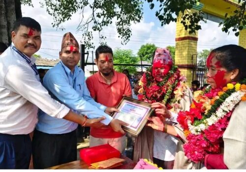 विद्यालयमा ४२ वर्षको सेवा पश्चात्, क्रीमलालको भावुक विदाइ